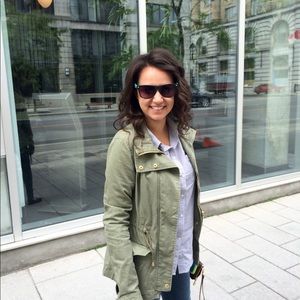 Meet your Posher, Marina